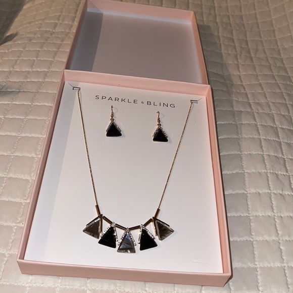 NIB- Sparkle & Bling Faux Rhinestone/Lab Created Stone Necklace and Earring Set - Picture 4 of 5